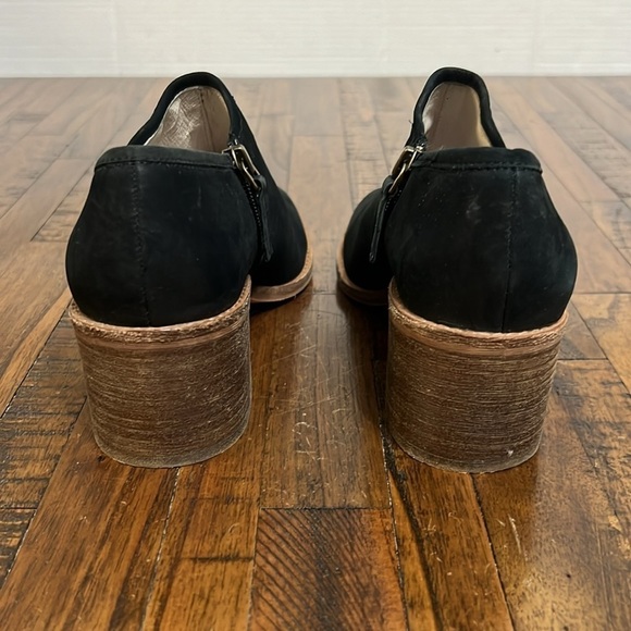 Caslon Booties boots black leather suede
Zip closure size 7 - Picture 9 of 12